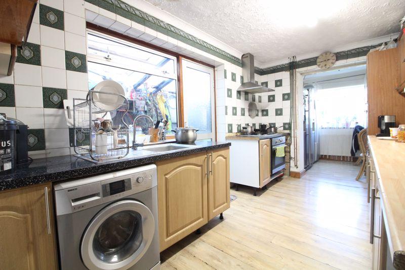 Leagrave High Street, Luton 3 bed semidetached house £340,000