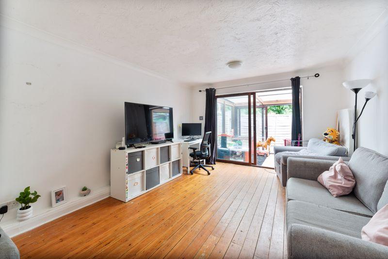 Alpine View, Carshalton 2 bed terraced house £400,000