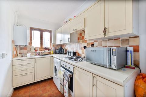 37 Alpine View, Carshalton, SM5 3QJ