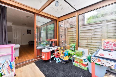 37 Alpine View, Carshalton, SM5 3QJ
