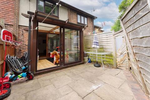 37 Alpine View, Carshalton, SM5 3QJ