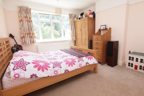 3 bedroom detached house for sale - Hayes Chase, West Wickham, Kent, BR4