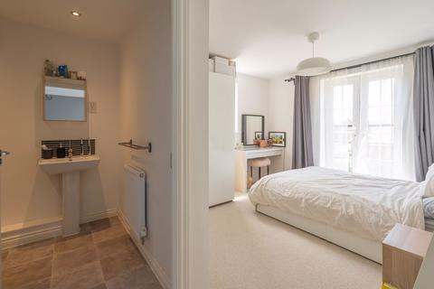 Flat 4, 55b Diamond Drive, Didcot, OX11 6HF