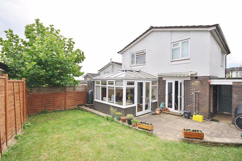 MOORLAND CLOSE, Witney OX28 6LN 3 bed detached house £375,000