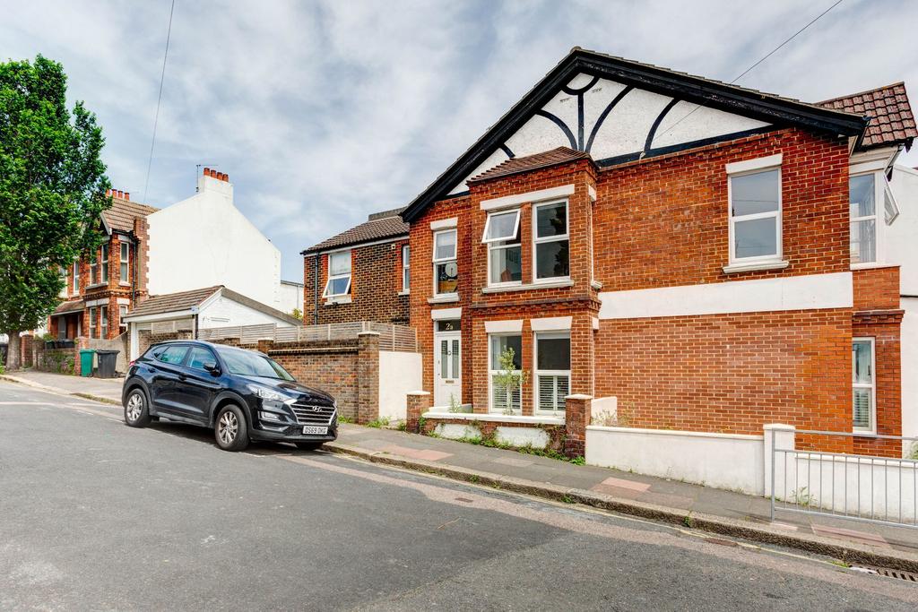 House in Brighton - View 5