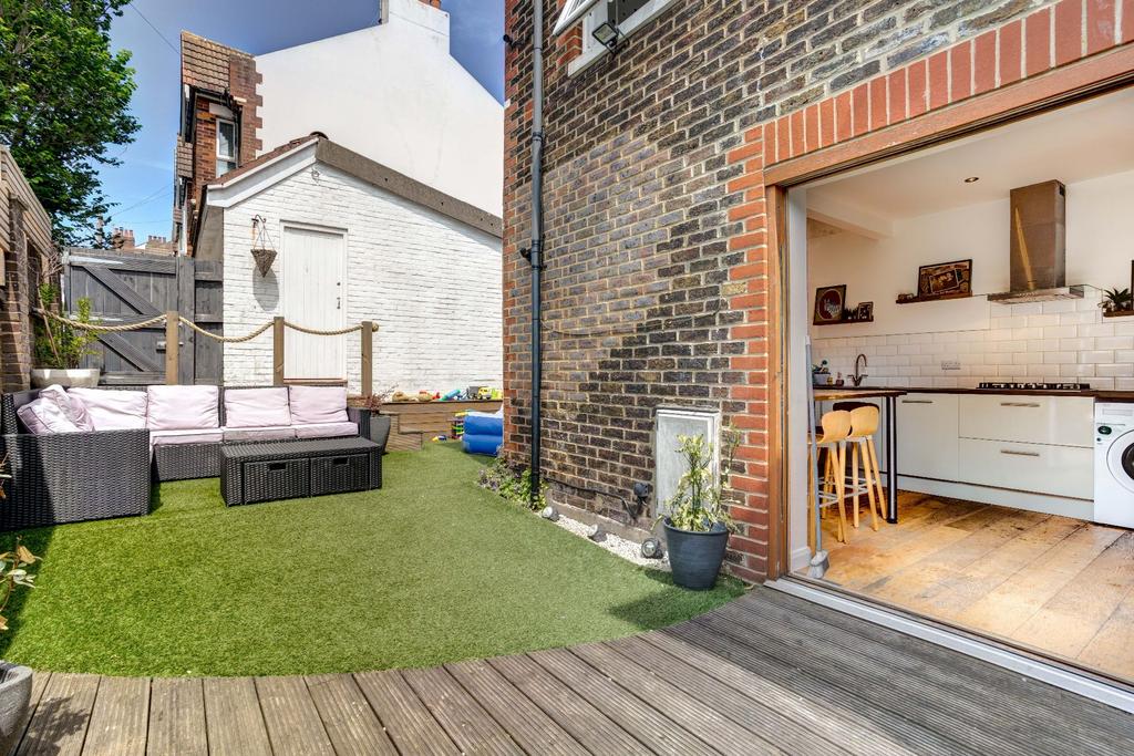 House in Brighton - View 3