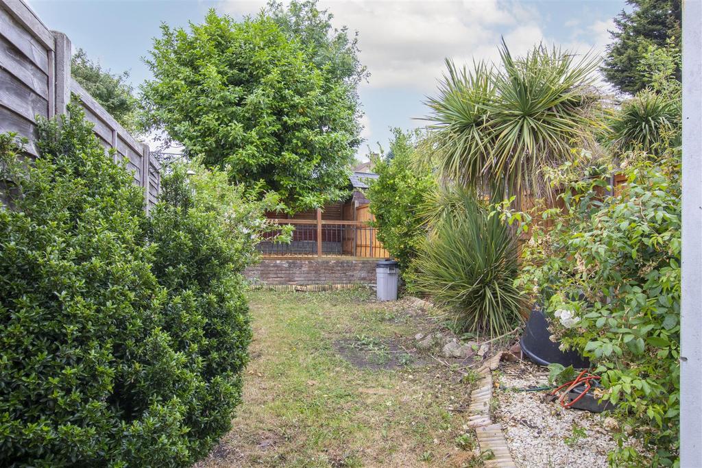 Prospect Road, Cheshunt 3 bed terraced house for sale £400,000