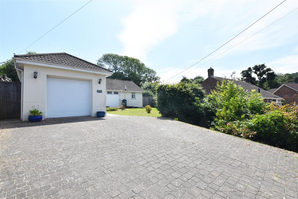 Broadway, Fairlight 3 bed detached bungalow £600,000