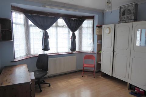 129 Bulstrode Avenue, Hounslow, TW3 3AE