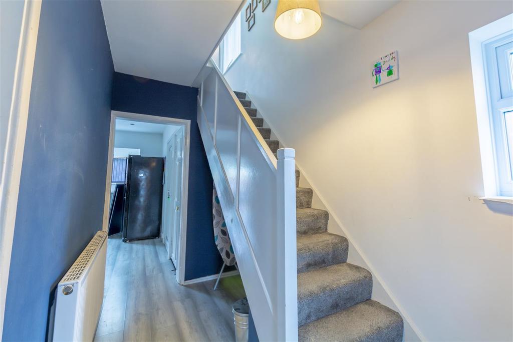 Entrance hall (5)-HDR copy.jpg