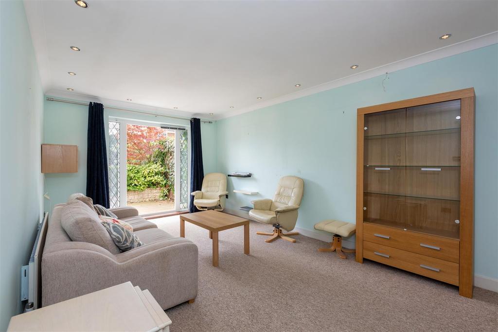 Hungerford Drive, Maidenhead 2 bed bungalow for sale £439,500