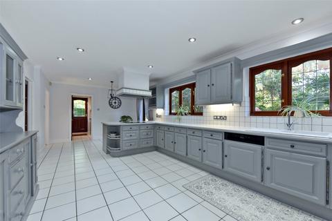 5 bedroom detached house to rent - Turnoak Park, St Leonards Hill, Windsor, SL4