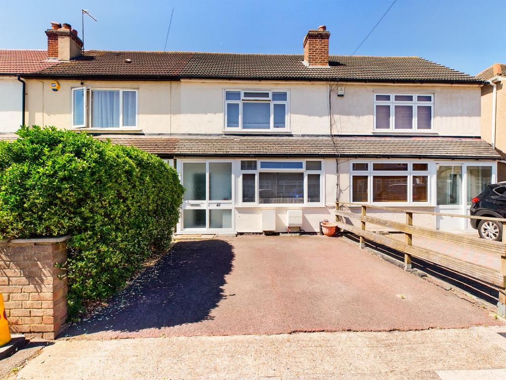 Beechwood Gardens, Rainham 3 bed house £450,000