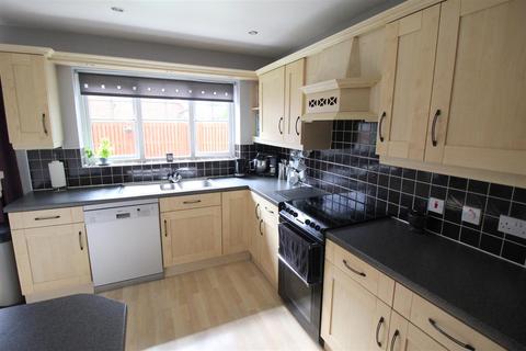 4 bedroom detached house for sale - 11 Falmouth Drive, Darlington