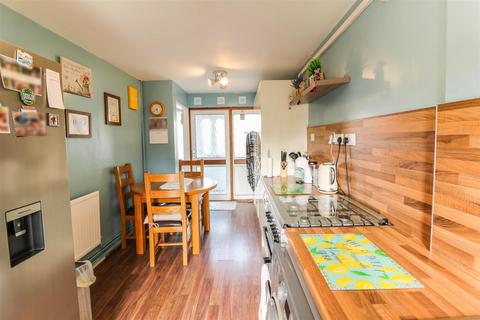 5 Abbotsweld, Harlow, CM18 6TE