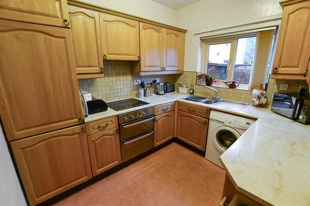 Donald Road, Bristol, BS13 7BU 3 bed semidetached house £350,000