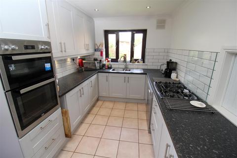 5 bedroom detached house for sale - Ixworth Close, Northampton