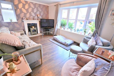 6 Hapsburg Close, Weston-super-mare, BS22 7UH