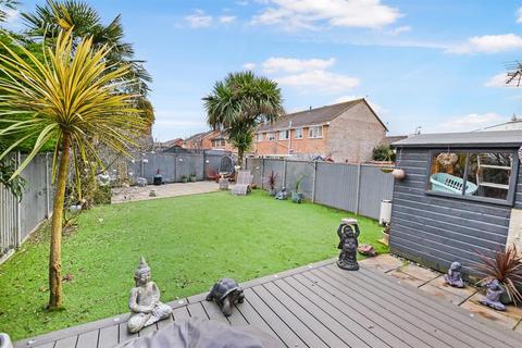 6 Hapsburg Close, Weston-super-mare, BS22 7UH