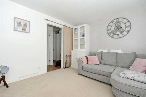 1 bedroom flat to rent, Victoria Court, North Street, Rushden