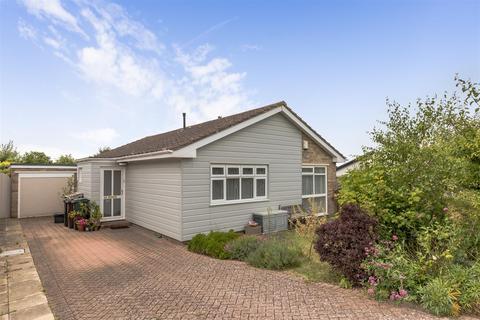 2 bedroom detached bungalow for sale - Wanderdown Road, Ovingdean, Brighton