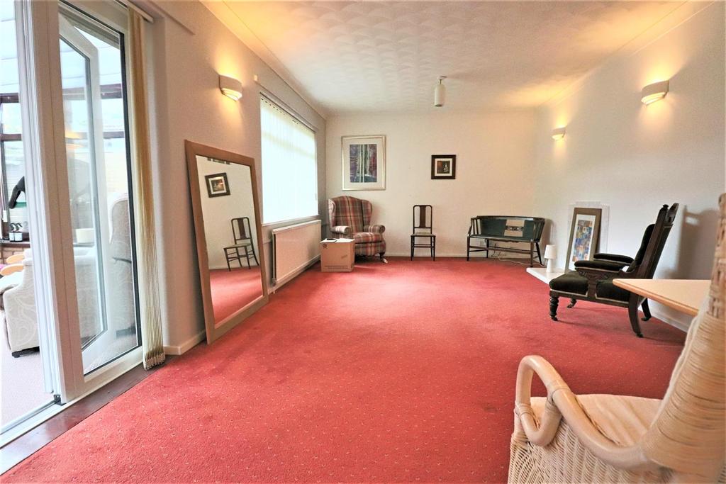 Stephensons Walk, Lowestoft 2 bed detached bungalow £290,000