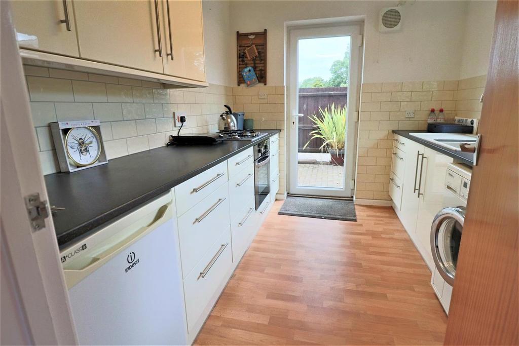 Stephensons Walk, Lowestoft 2 bed detached bungalow £290,000