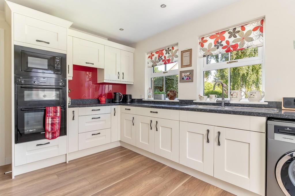 Appleby Avenue, Knaresborough 3 bed house £445,000