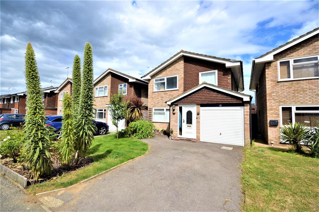 Glebe Way, BurnhamOnCrouch 4 bed detached house for sale £400,000