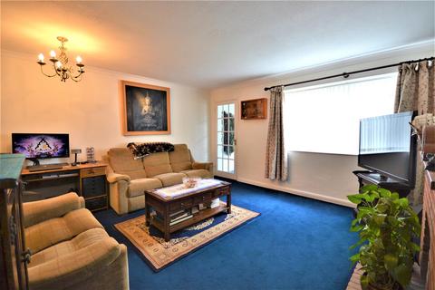 38 Glebe Way, Burnham-on-crouch, CM0 8QJ