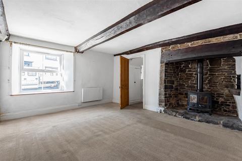 Centre House Fore Street, Winkleigh, EX19 8HQ