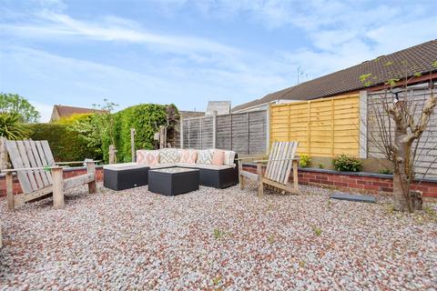 5 Meadow Way, Tadcaster, LS24 8NA