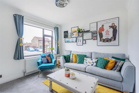 5 Meadow Way, Tadcaster, LS24 8NA