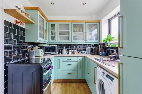 5 Meadow Way, Tadcaster, LS24 8NA