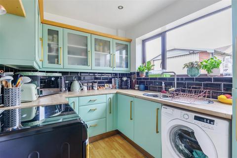 5 Meadow Way, Tadcaster, LS24 8NA