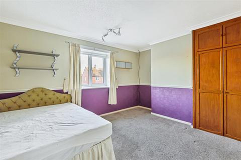 50 Ainsty Crescent, Wetherby, LS22 7QR