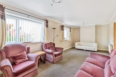 50 Ainsty Crescent, Wetherby, LS22 7QR