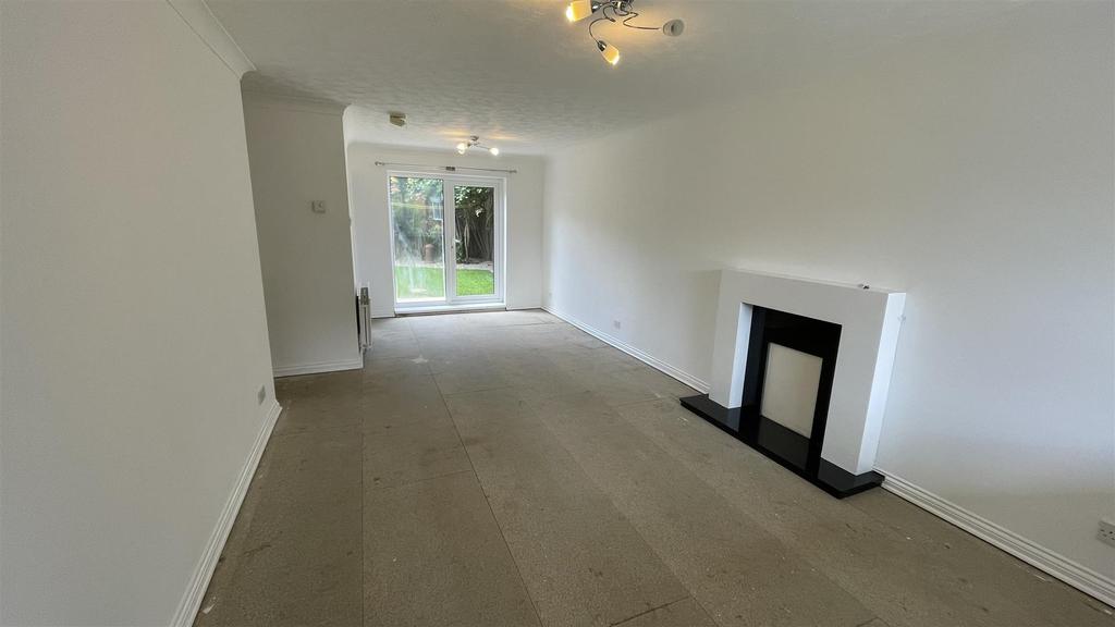 Habgood Drive, Gilesgate, Durham 3 bed semidetached house £795 pcm