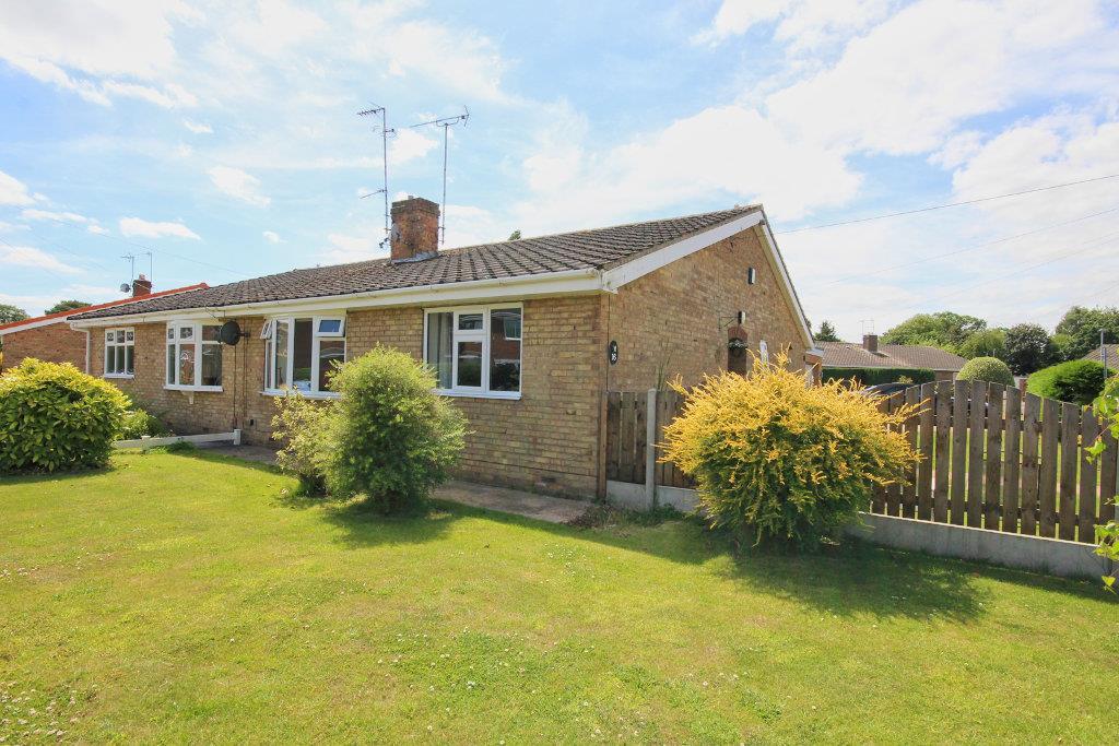 Stephensons Walk, Cottingham 2 bed semidetached bungalow for sale £