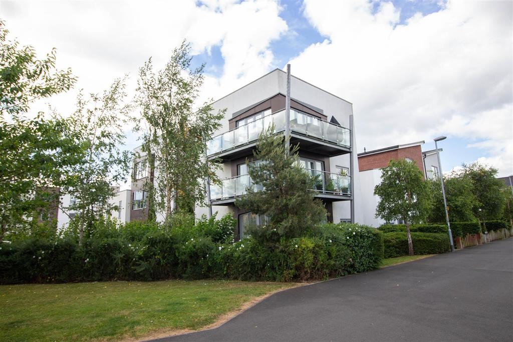 Winters Pass, The Staithes, Gateshead 2 bed apartment £160,000