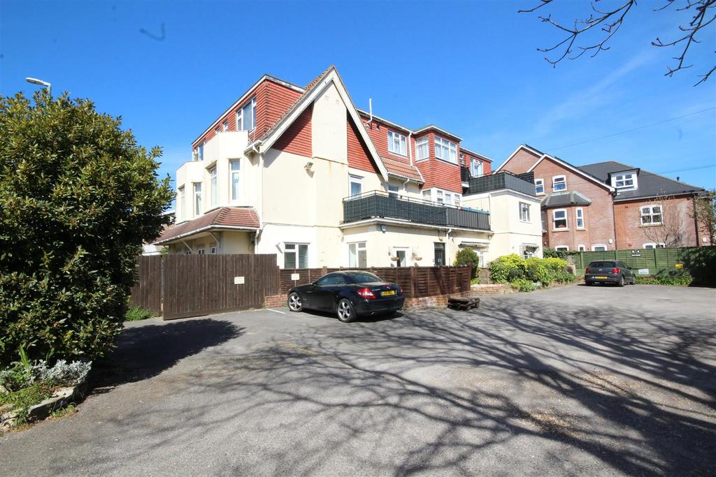 Sea Road, Bournemouth 1 bed ground floor flat for sale £170,000