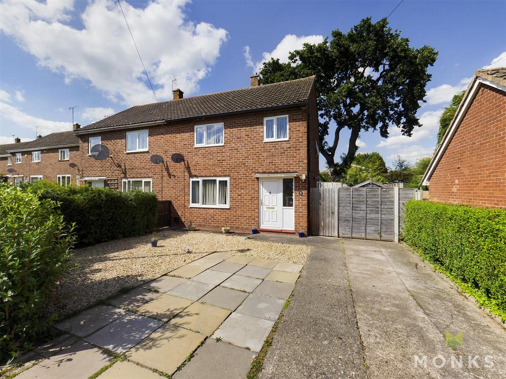 Massey Crescent, Shrewsbury 3 bed semidetached house £200,000