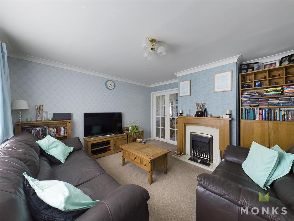Massey Crescent, Shrewsbury 3 bed semidetached house £200,000