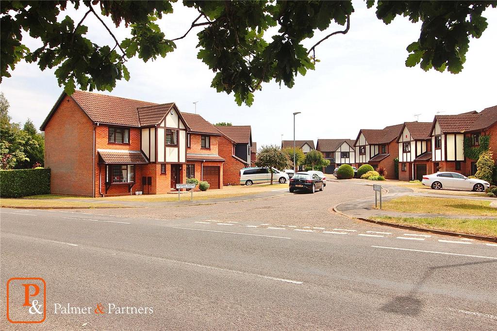 Crown Close, Martlesham, Woodbridge, Suffolk, IP12 4 bed detached house