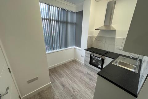 1 bedroom flat to rent, Shobnall Street, Burton-On-Trent, DE14