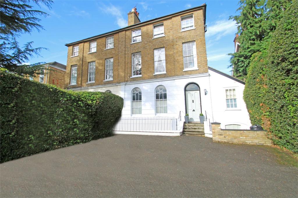 c The Greenway, Uxbridge, Middlesex 2 bed flat £270,000