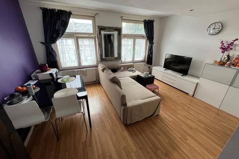 3 bedroom apartment for sale - First Floor Flat, 22 Westcote Road, London, SW16 6BW