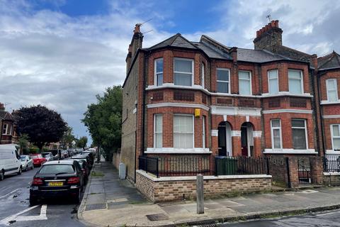 16b Vernham Road, London, SE18 3EZ