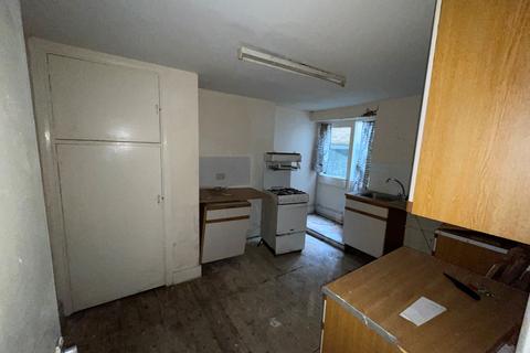 16b Vernham Road, London, SE18 3EZ