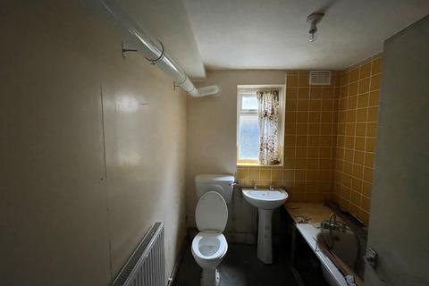 16b Vernham Road, London, SE18 3EZ